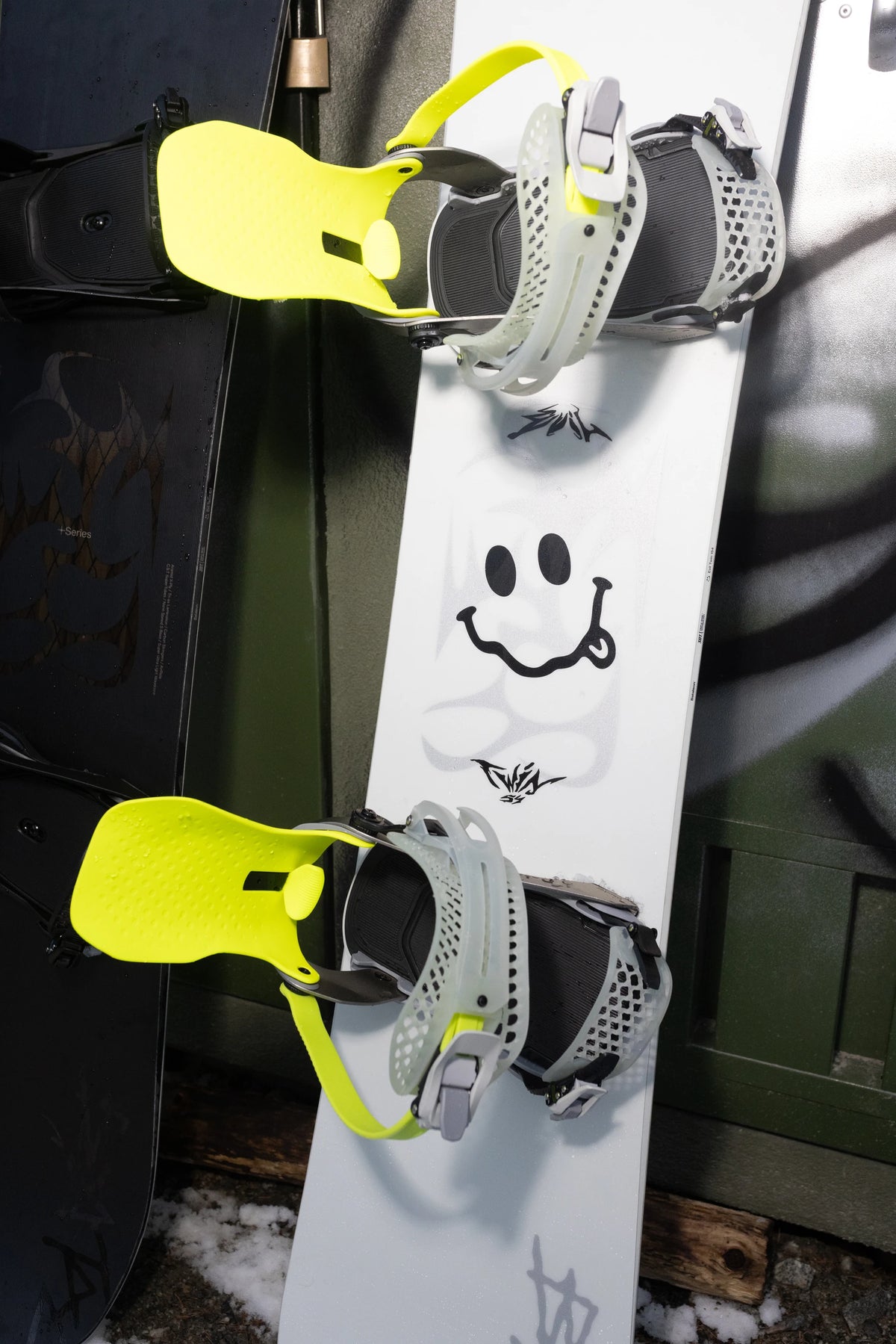 Bataleon 2027 Blaster AW FASE snowboard bindings for men in neon yellow, showing close-up of adjustable straps and high-back design