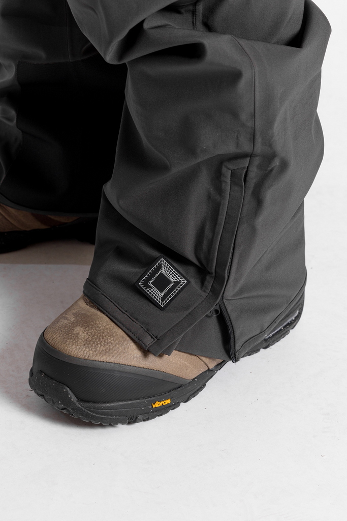 L1 Premium Goods Huron Bib Pants size large - People Skate and Snowboard