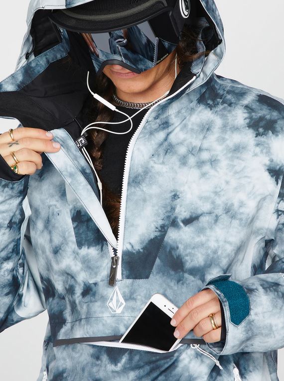 Volcom Womens Fern Insulated Gore-Tex Pullover 2023 - People Skate and Snowboard