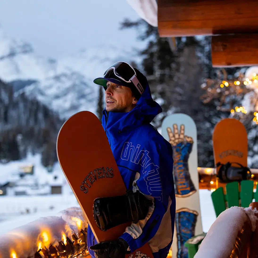 Thirtytwo Middle Earth Pro LTD Scott Stevens Snowboard - People Skate and Snowboard