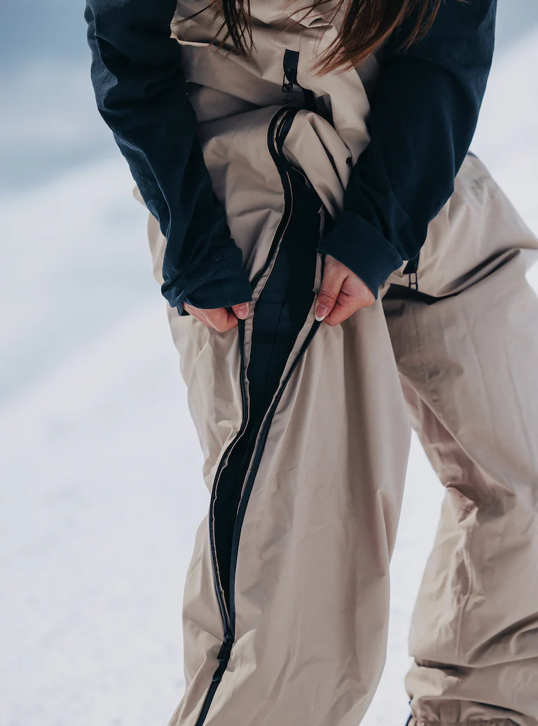 Burton Futuretrust 2L Bib - People Skate and Snowboard