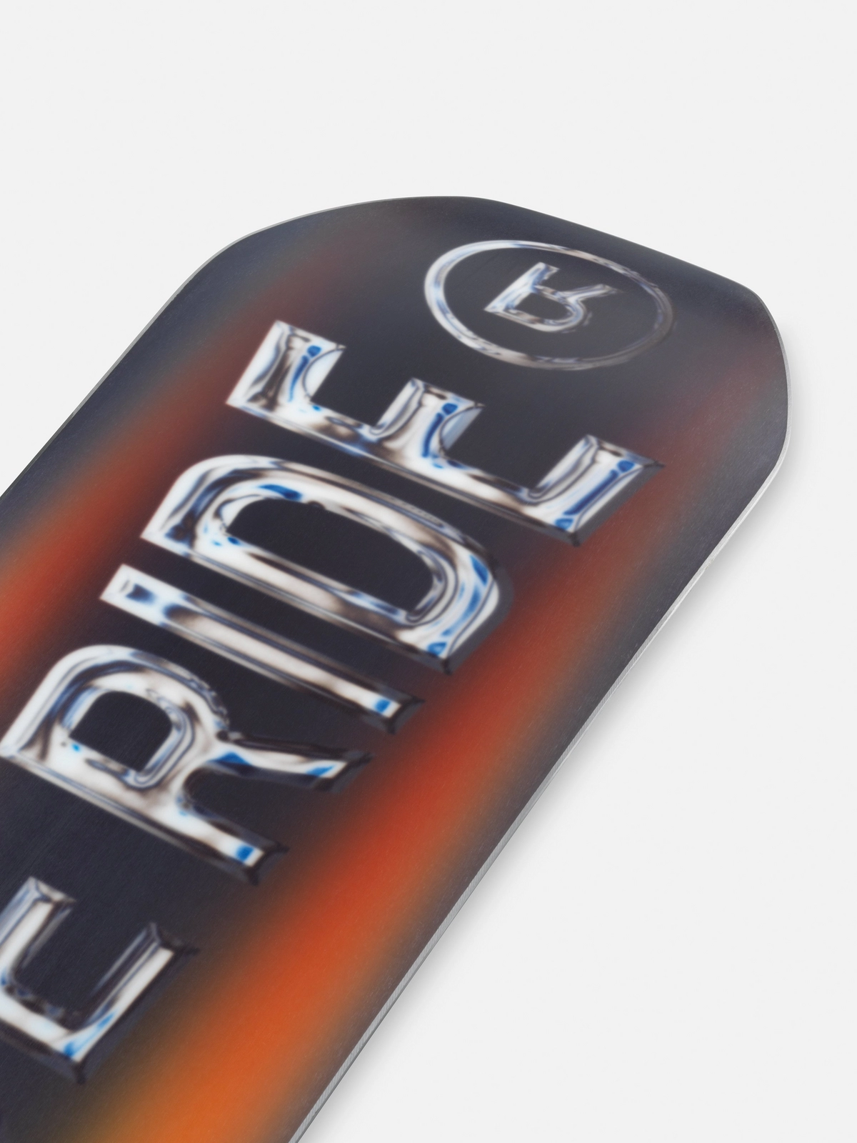 Ride Benchwarmer Snowboard 2026 - People Skate and Snowboard