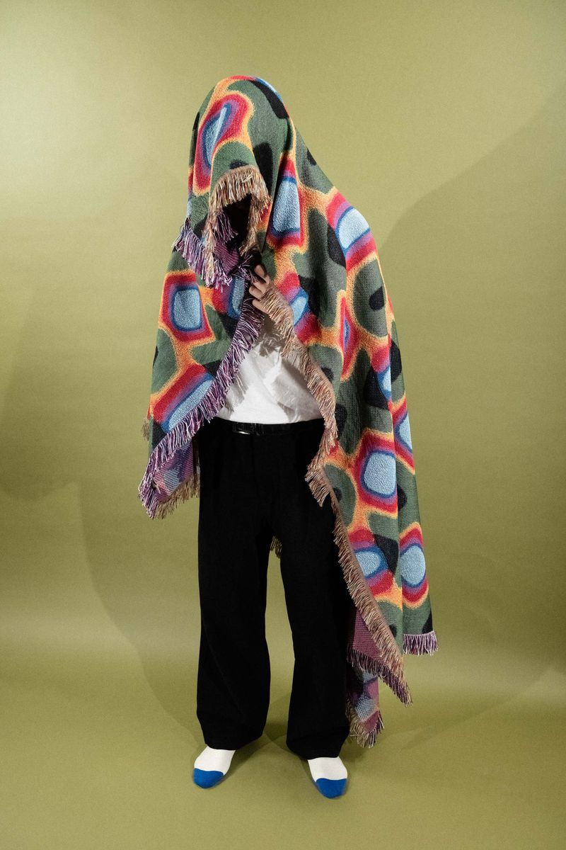 Quasi Colorblind Sofa Set - People Skate and Snowboard