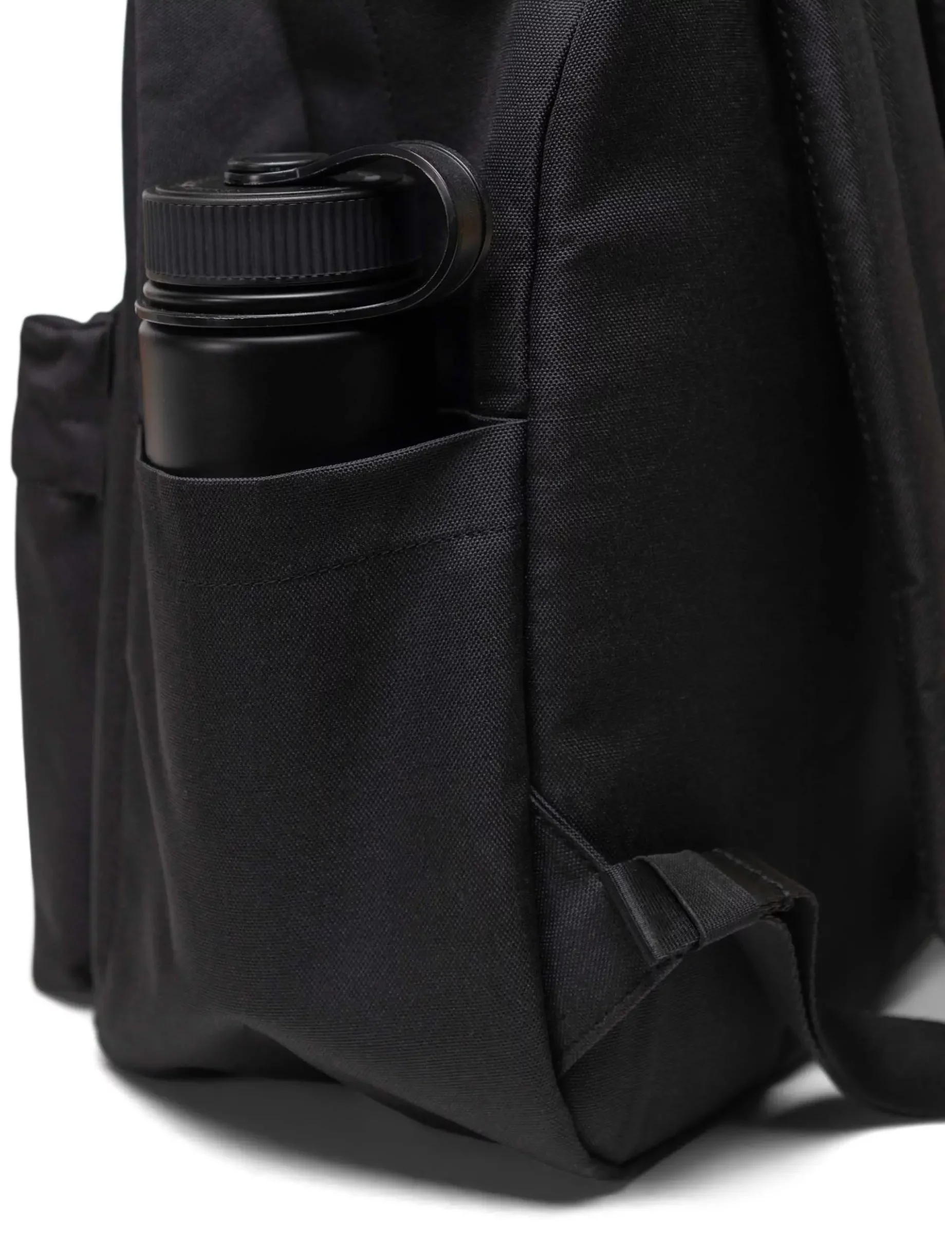 Herschel Classic XL Backpack - People Skate and Snowboard