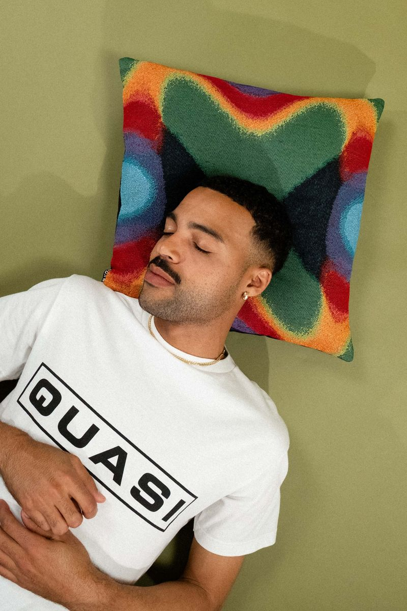 Quasi Colorblind Sofa Set - People Skate and Snowboard