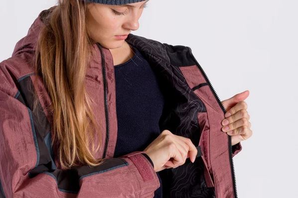 L1 Premium Goods Women's Lovecat Jacket - People Skate and Snowboard