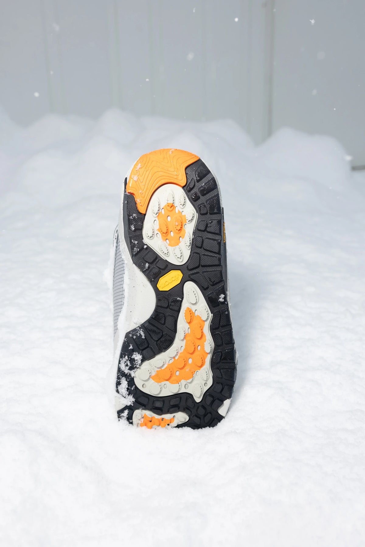 Bataleon Salsa Double BOA snowboard boots for men in gray sunset color, featuring a durable design for winter snowboarding.