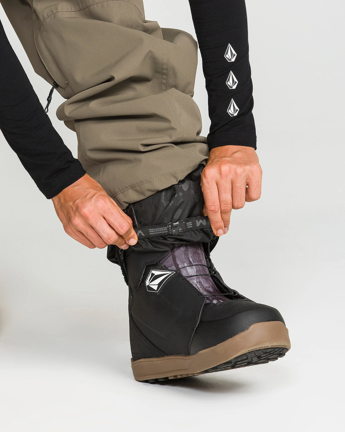 Volcom Unisex Liftline 20K snow pants in teak, waterproof winter trousers shown from the side