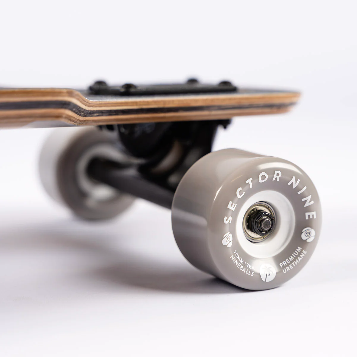 Sector 9 Meridian Grizzly Complete 9.75 x 40" - People Skate and Snowboard