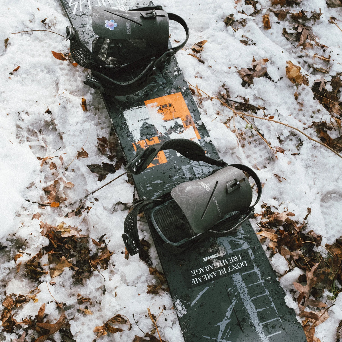 Rome Agent Pro 2027 snowboard for men, showcasing a sleek design ideal for all-mountain snowboarding.