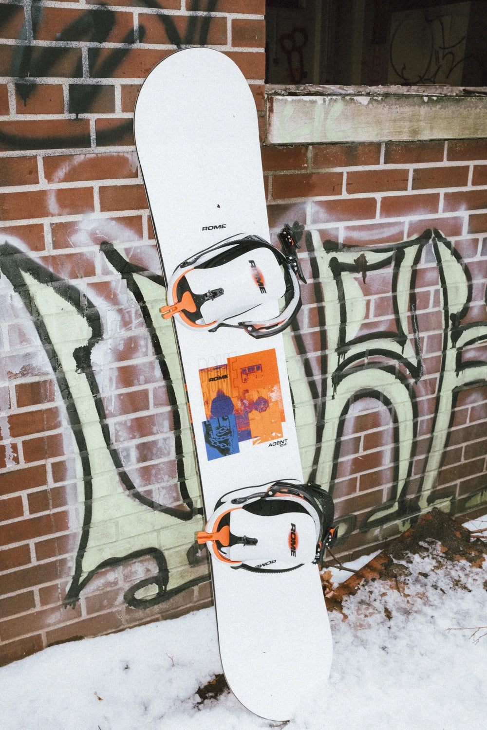 Rome Volt FASE snowboard bindings for men, in stone color, featuring durable hardgoods design and secure strap system.
