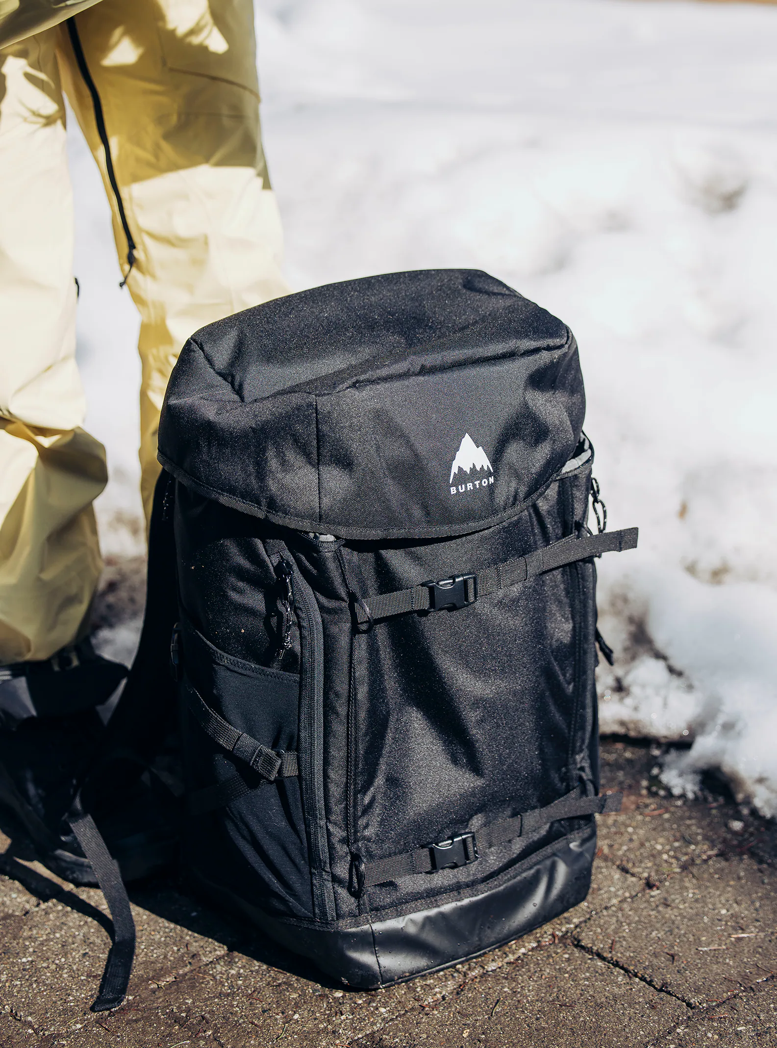 Burton Gig Boot 48L Pack - People Skate and Snowboard