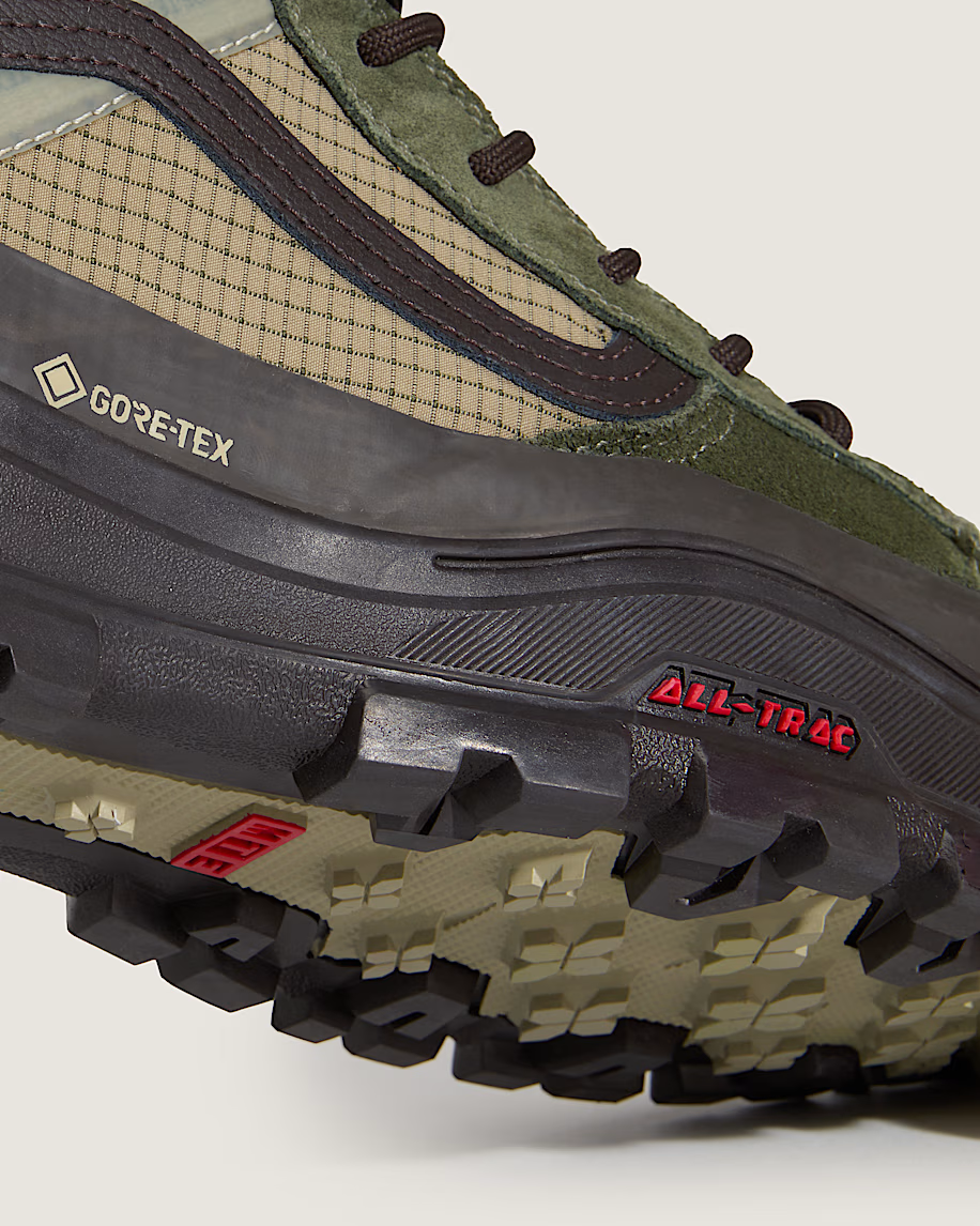 Vans MTE Sk8-Hi GORE-TEX Insulated Shoes - People Skate and Snowboard