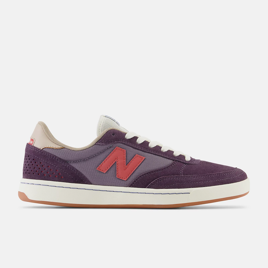 New Balance 440 - People Skate and Snowboard