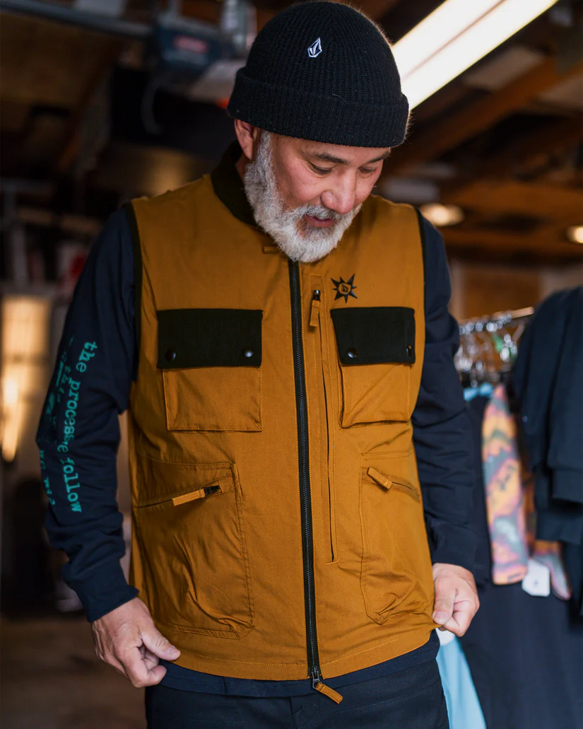 Volcom Japan by Bryan Iguchi TDS Vest Medium - People Skate and Snowboard