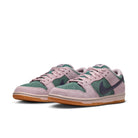 Nike SB Dunk Low Pro - People Skate and Snowboard