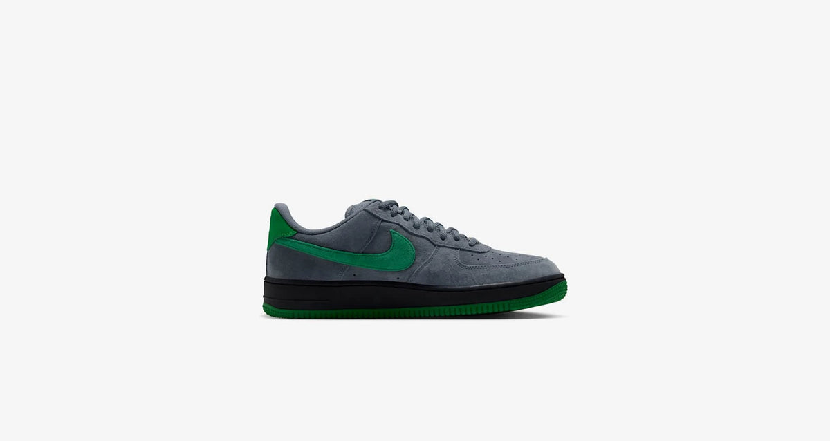 Nike SB 'Nocturnal' Air Force 1 Low SE men's shoes in Cool Grey and Court Green, medial side view