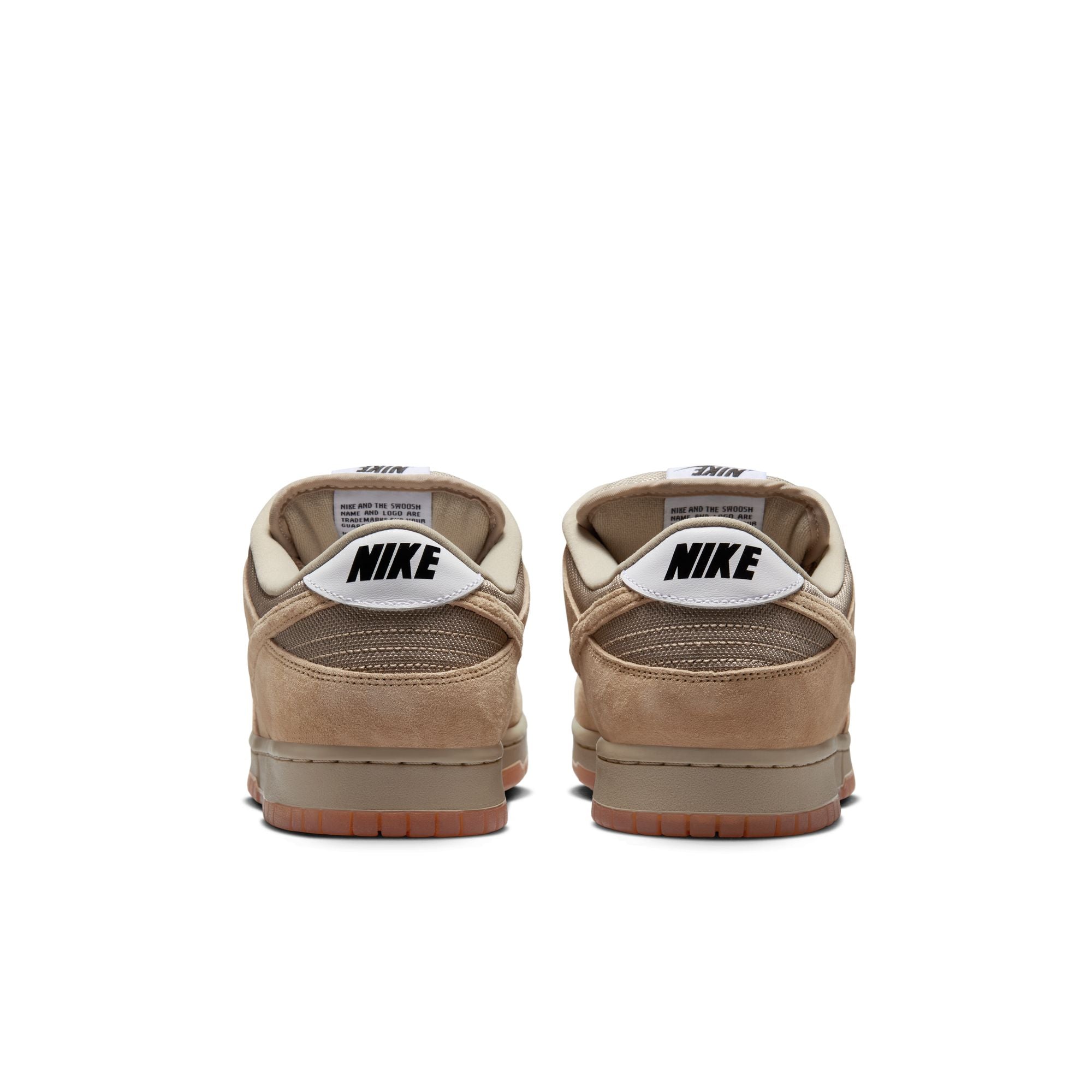 Nike SB Dunk Low Pro B shoe - People Skate and Snowboard
