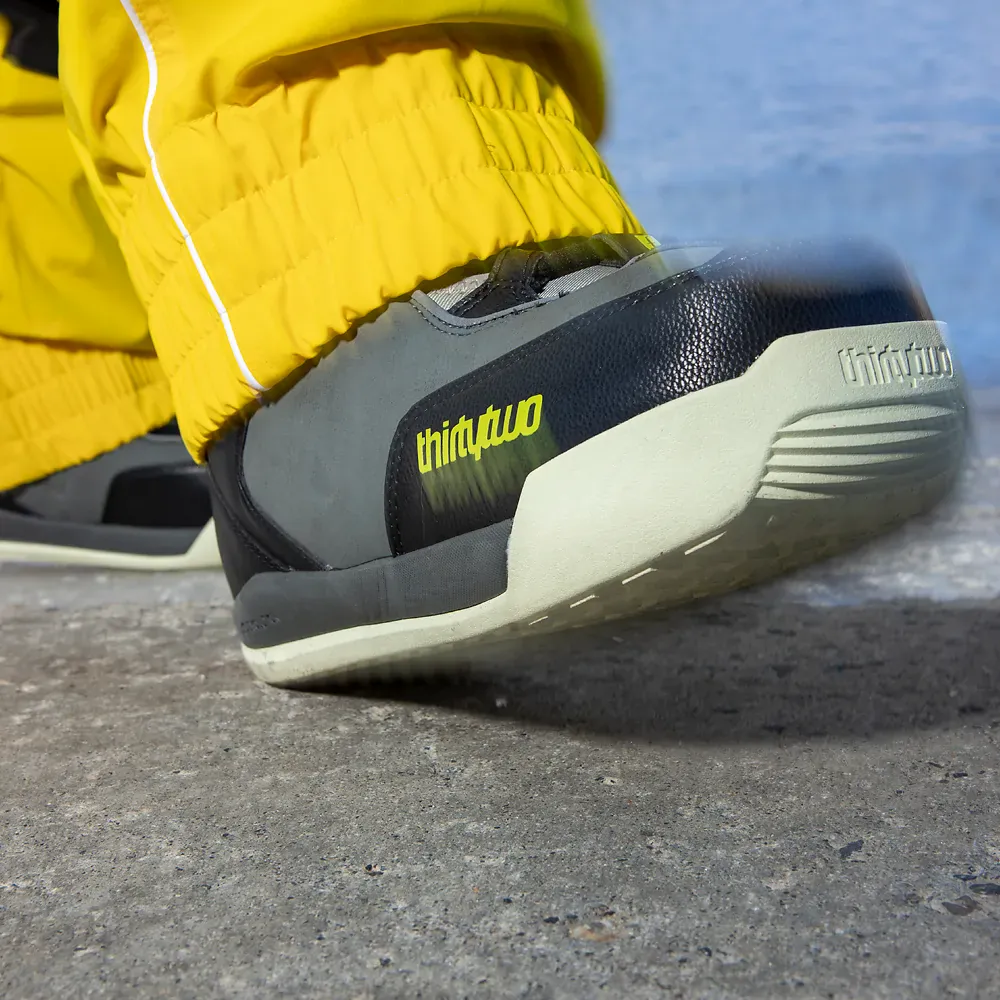 ThirtyTwo Forum Pro x JP Walker Snowboard Boots - People Skate and Snowboard