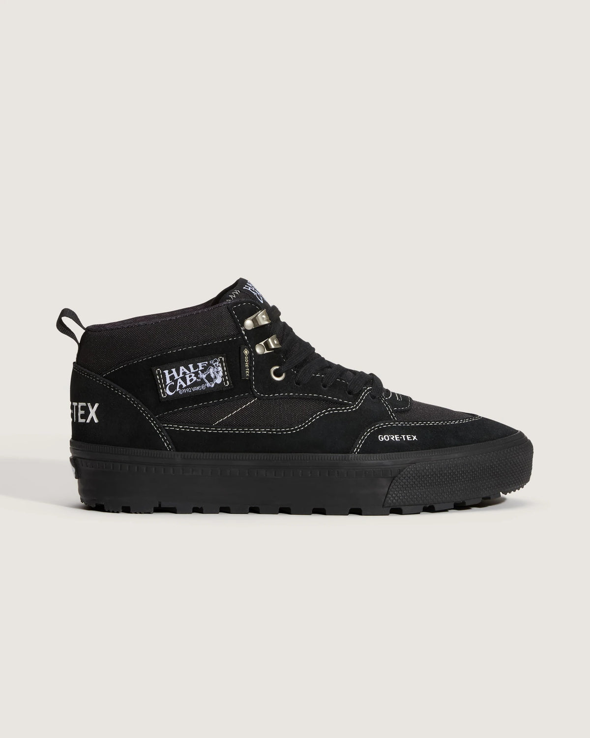 Black Vans Half Cab GORE-TEX insulated shoes with durable upper and padded design