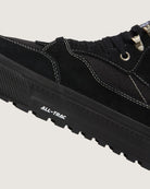 Black Vans Half Cab GORE-TEX insulated shoes with durable high-top design and padded ankle support