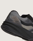 vans premium ave rapid blackout heel detail