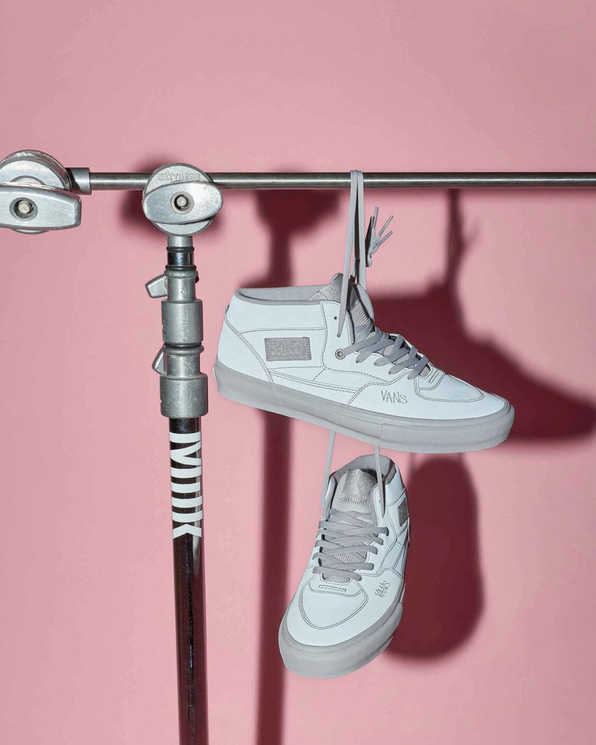 vans skate half cab atiba light gray campaign product