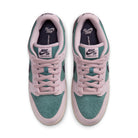 Nike SB Dunk Low Pro - People Skate and Snowboard