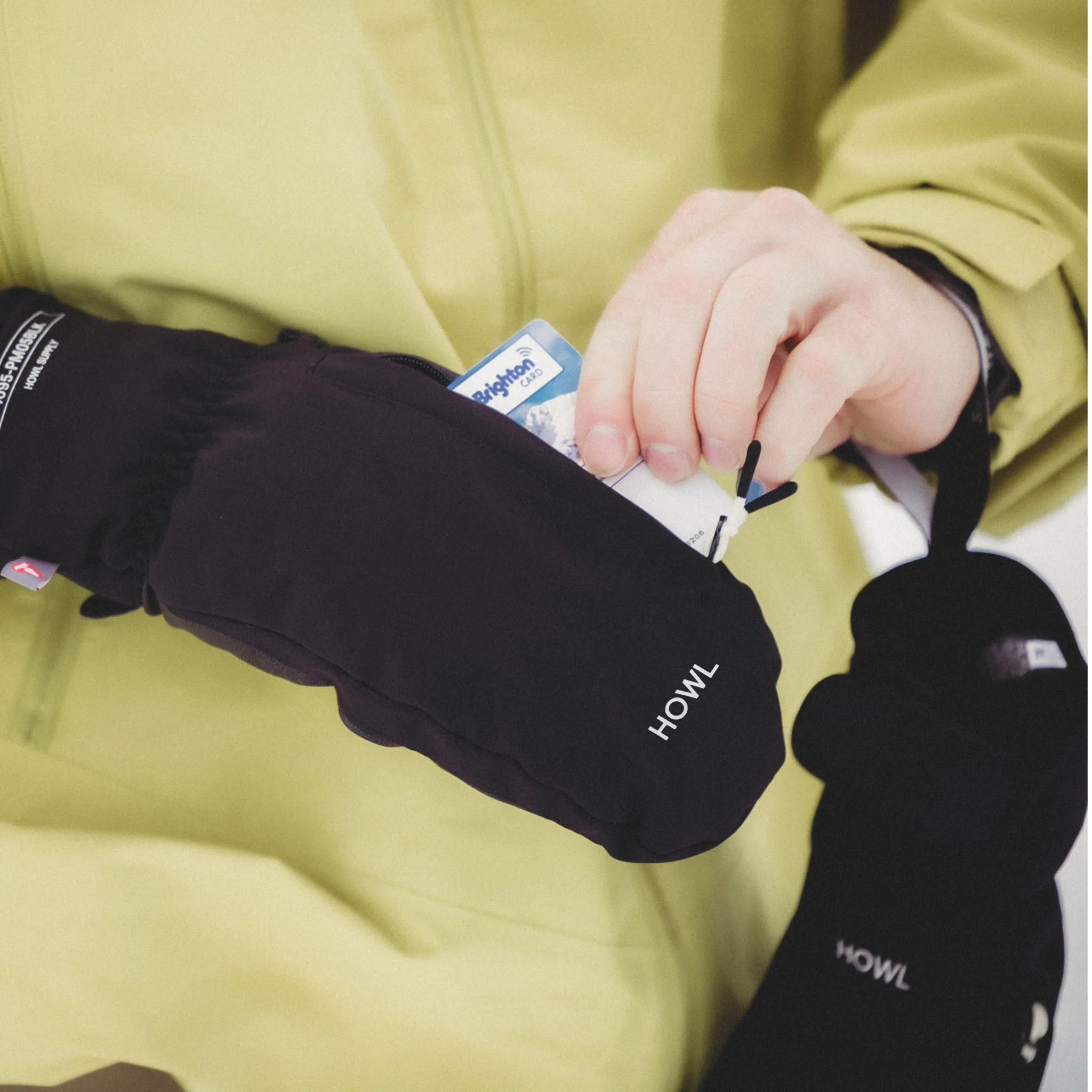 Howl Supply Pocket Mitt - People Skate and Snowboard