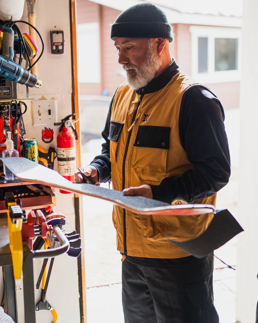 Volcom Japan by Bryan Iguchi TDS Vest Medium - People Skate and Snowboard