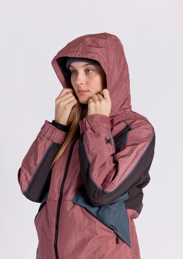 L1 Premium Goods Women's Lovecat Jacket - People Skate and Snowboard